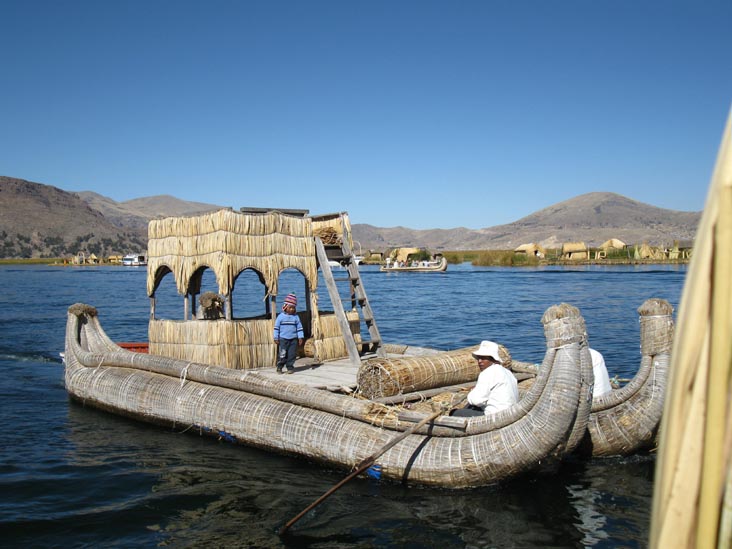 Totora Reed Boat, Uros Floating Islands, Puno Bay, Lake Titicaca/Lago Titicaca, Peru
