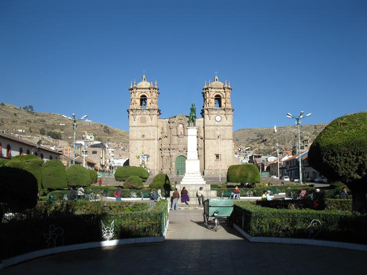 Monumento del Coronel Francisco Bolognesi and Catedral de Puno, Plaza de Armas, Puno, Peru