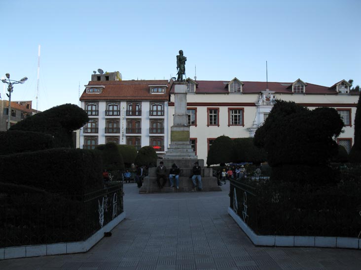 Monumento del Coronel Francisco Bolognesi, Plaza de Armas, Puno, Peru