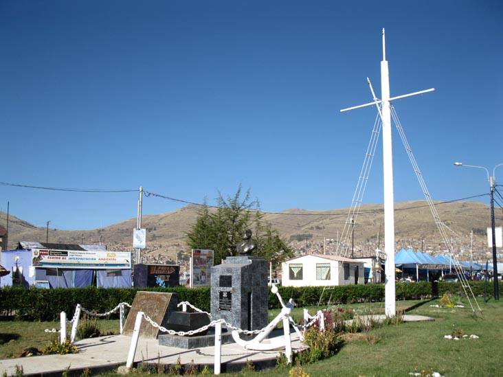 Miguel Grau Seminario Bust, Puerto de Puno/Puno Port, Lago Titcaca/Lake Titicaca, Puno, Peru