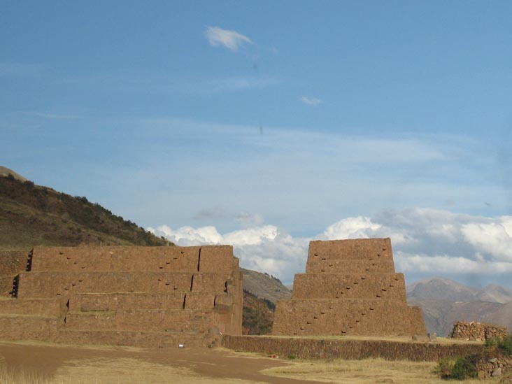 Rumiqollqa, Ruta 3S Between Andahuaylillas and Oropesa, Cusco Region, Peru