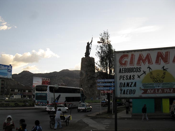 Monumento a Pachacútec, Avenida 28 de Julio, Cusco, Peru