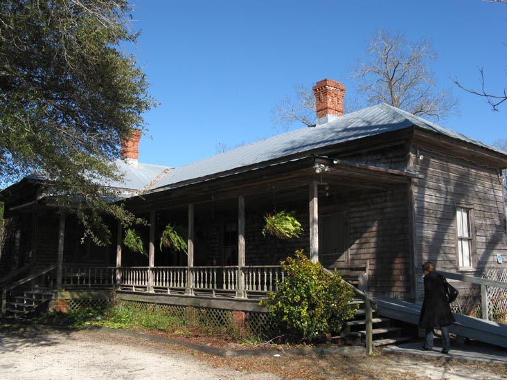 Sweatman's Bar-B-Que, 1427 Eutaw Road (Highway 453), Holly Hill, South Carolina