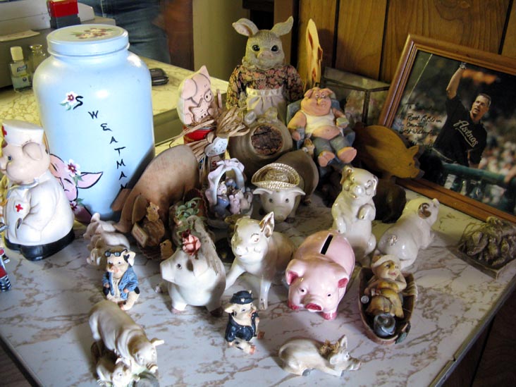 Sweatman's Bar-B-Que, 1427 Eutaw Road (Highway 453), Holly Hill, South Carolina