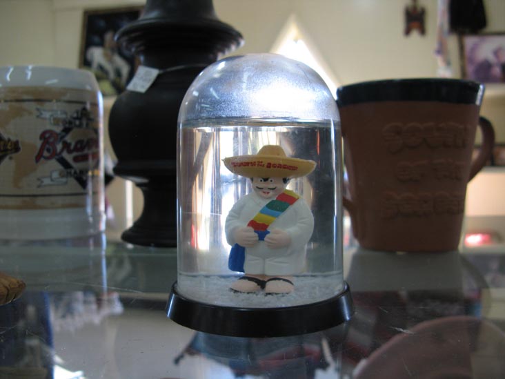 Snow Globe, Pedro's Leather Shop, South of the Border, Interstate 95 and US 301-501, South Carolina