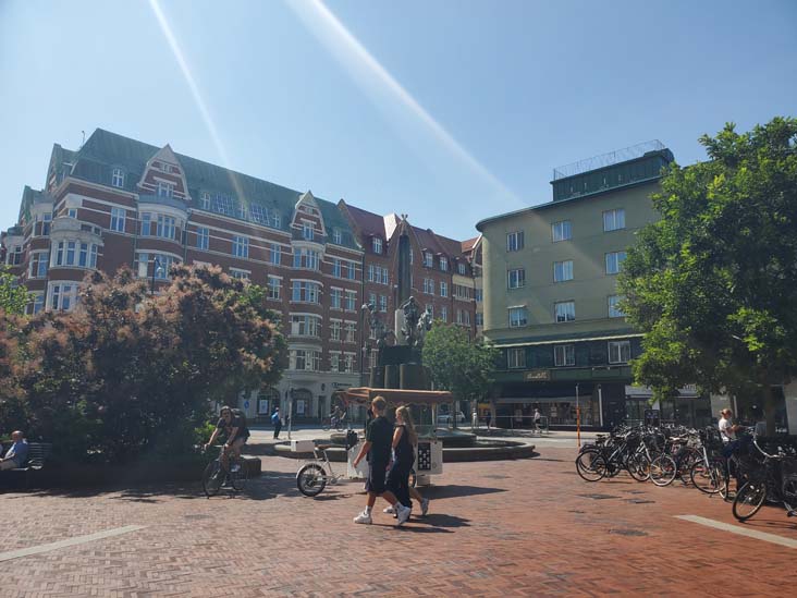 Treenighet Sculpture, Triangeln, Malm&ouml;, Sweden, July 25, 2025
