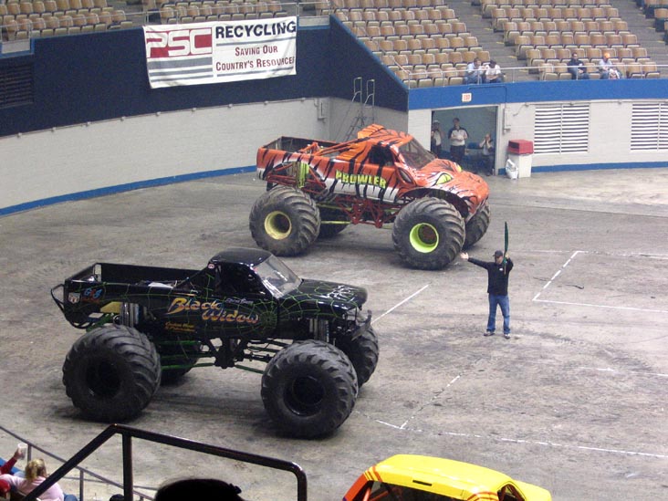 Prowler vs. Black Widow, TNT Monsters Steel Thunder Monster Truck Show, Nashville Municipal Auditorium, Nashville, Tennessee, January 6, 2007