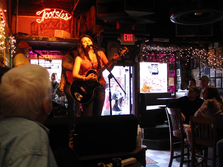 Crystal Shawanda, Tootsie's Orchid Lounge, 422 Broadway, Nashville, Tennessee