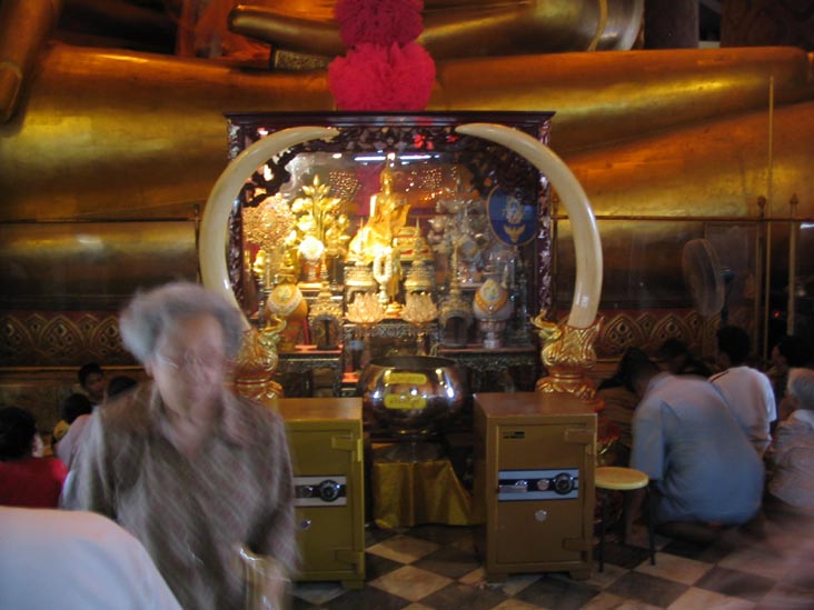 Luang Po To, Wat Phanan Choeng, Ayutthaya, Thailand