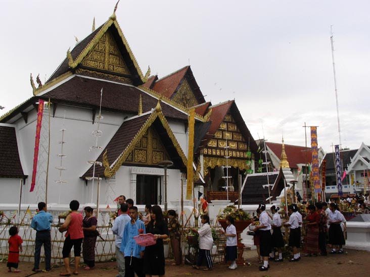 Inthakin City Pillar Festival, Wat Chedi Luang, Chiang Mai, Thailand