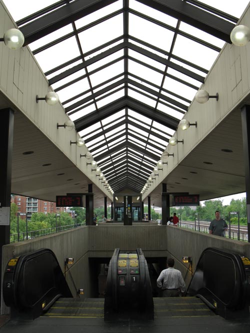 Braddock Road Station, DC Metrorail, 700 North West Street, Alexandria, Virginia