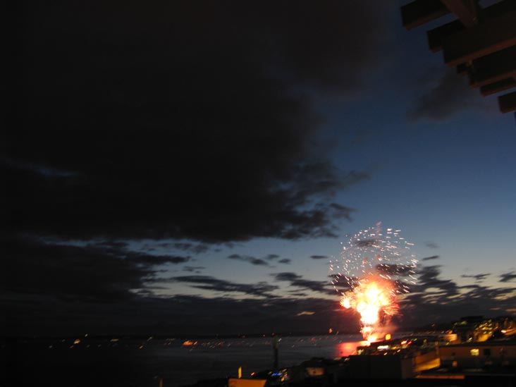 4th Of Jul-Ivar's Fireworks, Elliott Bay, Seattle, Washington, July 4, 2008, 10:07 p.m.