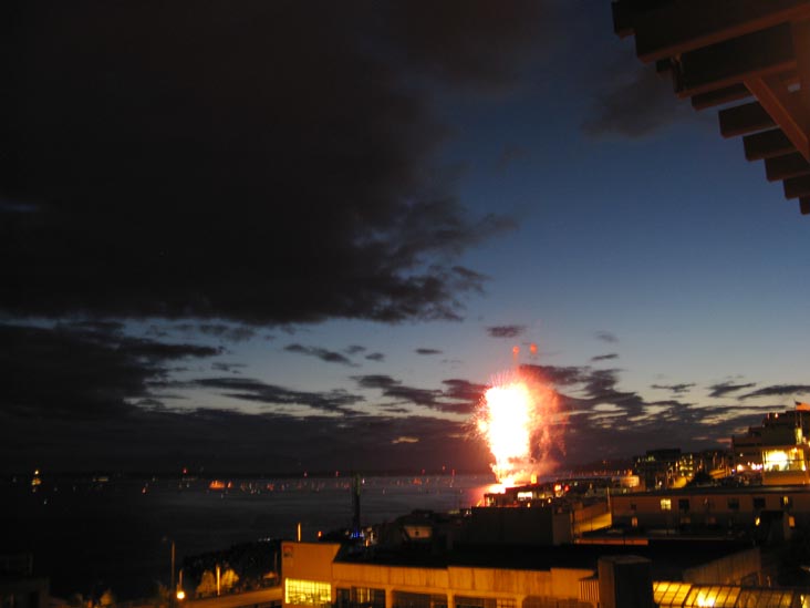 4th Of Jul-Ivar's Fireworks, Elliott Bay, Seattle, Washington, July 4, 2008, 10:07 p.m.