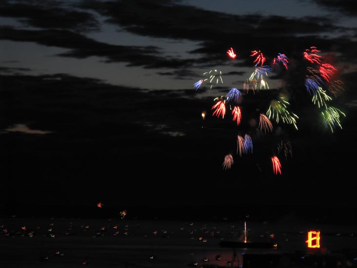 4th Of Jul-Ivar's Fireworks, Elliott Bay, Seattle, Washington, July 4, 2008, 10:11 p.m.