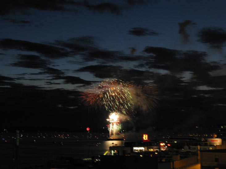 4th Of Jul-Ivar's Fireworks, Elliott Bay, Seattle, Washington, July 4, 2008, 10:15 p.m.