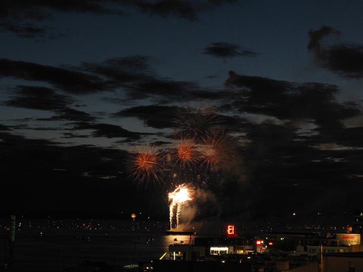 4th Of Jul-Ivar's Fireworks, Elliott Bay, Seattle, Washington, July 4, 2008, 10:15 p.m.