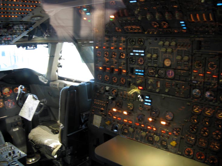 Boeing 747 Cockpit, America By Air Exhibit, Smithsonian National Air and Space Museum, National Mall, Washington, D.C.