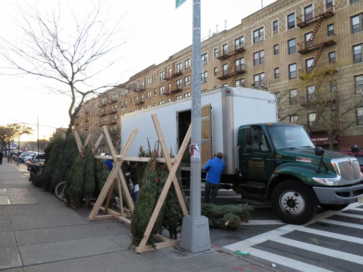Verdi Fresh, 21-01 31st Street, Astoria, Queens, November 29, 2013