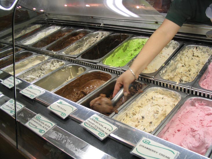 Gelato, La Guli Pastry Shop, 29-15 Ditmars Boulevard, Astoria, Queens, April 24, 2004