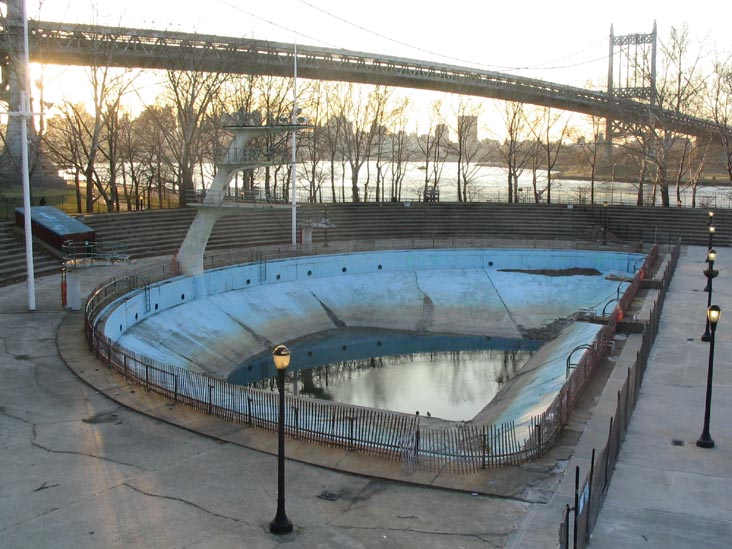 Astoria Park Pool, Former Diving Pool, Astoria Park, Astoria, Queens, March 23, 2004