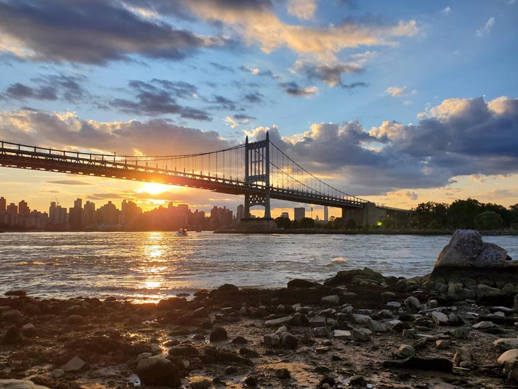 East River Waterfront, Astoria Park, Astoria, Queens, September 6, 2021