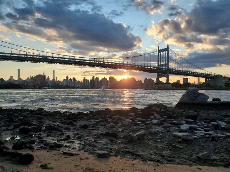 East River Waterfront, Astoria Park, Astoria, Queens, September 6, 2021