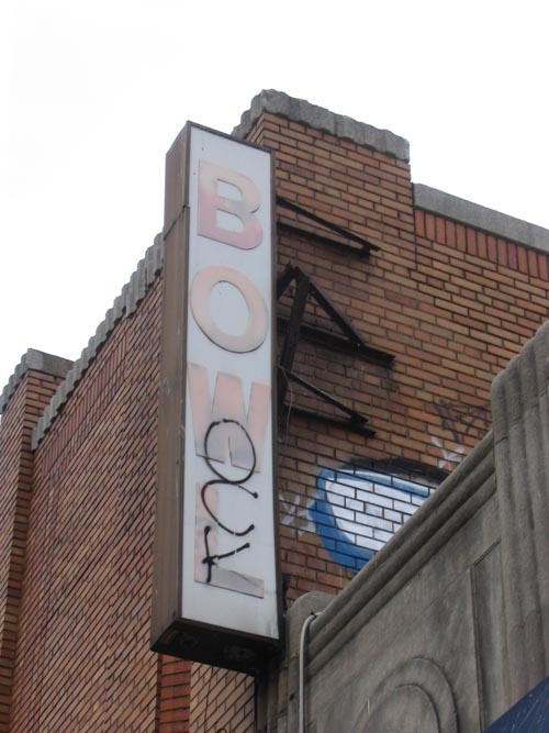 Bowl, Broadway, Astoria, Queens, March 28, 2004