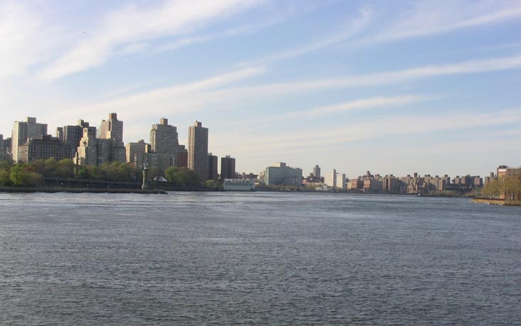 East River from Socrates Sculpture Park, 32-01 Vernon Boulevard, Astoria, Queens