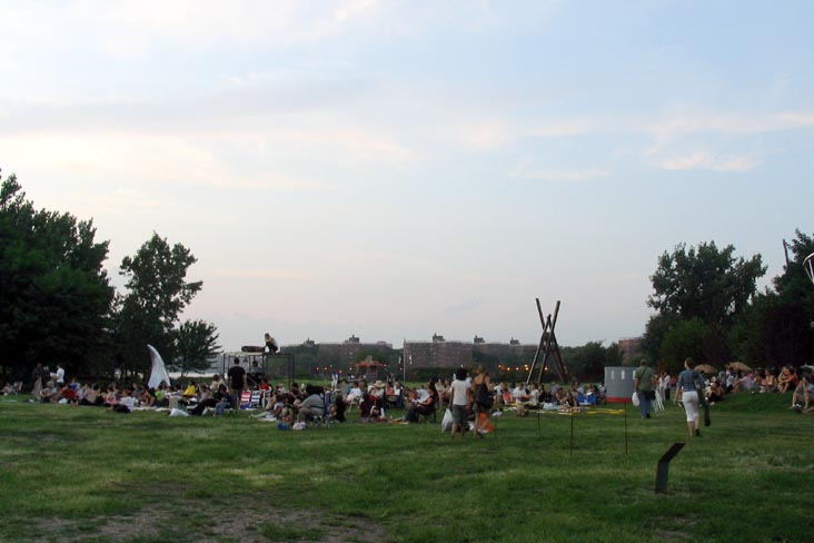 Outdoor Cinema, Socrates Sculpture Park, 32-01 Vernon Boulevard, Astoria, Queens, August 8, 2007