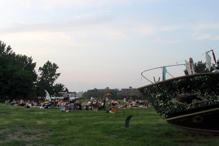 Outdoor Cinema, Socrates Sculpture Park, 32-01 Vernon Boulevard, Astoria, Queens, August 8, 2007