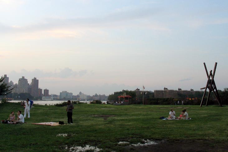 Outdoor Cinema, Socrates Sculpture Park, 32-01 Vernon Boulevard, Astoria, Queens, August 8, 2007