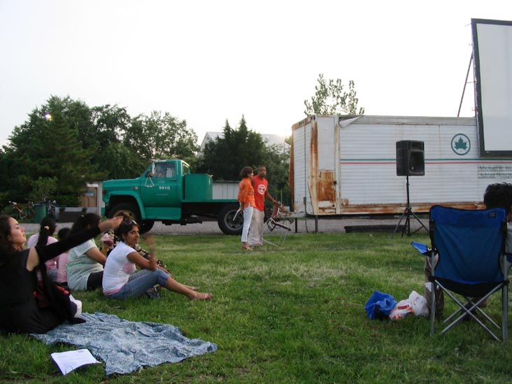 Outdoor Cinema, Socrates Sculpture Park, 32-01 Vernon Boulevard, Astoria, Queens, August 8, 2007
