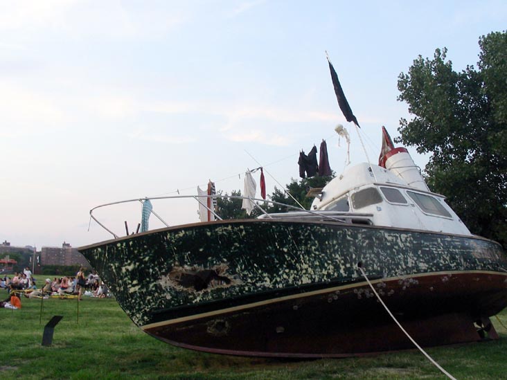 Outdoor Cinema: Kal Ho Naa Ho, Socrates Sculpture Park, 32-01 Vernon Boulevard, Astoria, Queens, August 8, 2007
