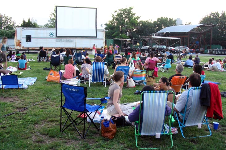 Outdoor Cinema: Kal Ho Naa Ho, Socrates Sculpture Park, 32-01 Vernon Boulevard, Astoria, Queens, August 8, 2007