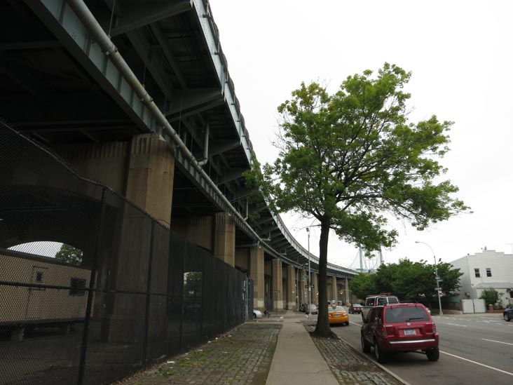 Hoyt Avenue North, Triborough Bridge Playground, Astoria, Queens, May 15, 2013