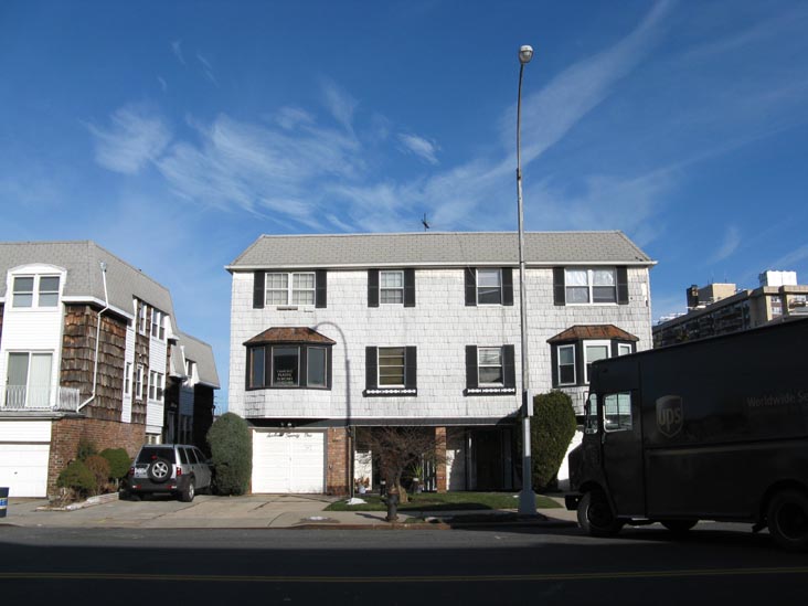 16-21 to 16-23 Bell Boulevard, Bayside, Queens