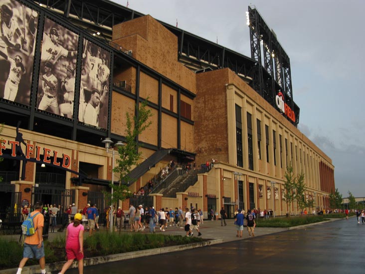 Left Field Gate, Citi Field, Flushing Meadows-Corona Park, Queens, August 21, 2009, 6:12 p.m.