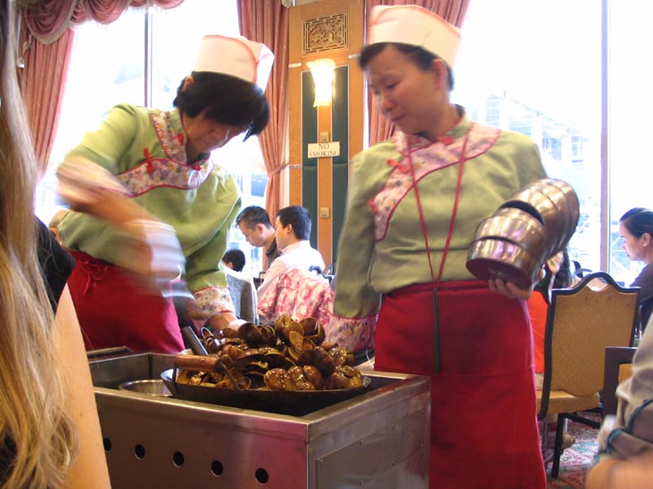 Clam Cart, Gum Fung, 136-28 39th Avenue, Flushing, Queens