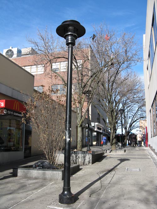 Lippmann Arcade Between Roosevelt Avenue and 39th Avenue, Flushing, Queens