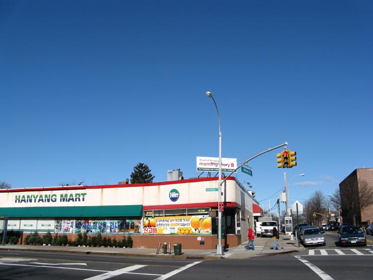 Han Yang Mart, Northern Boulevard and Murray Street, NW Corner, Murray Hill, Flushing, Queens