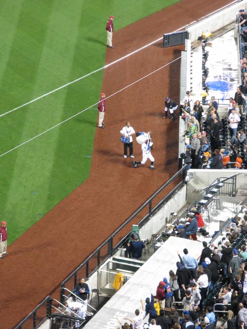 Mr. Met T-Shirt Shoot, New York Mets vs. Philadelphia Phillies, Citi Field, Flushing Meadows Corona Park, Queens, May 7, 2009
