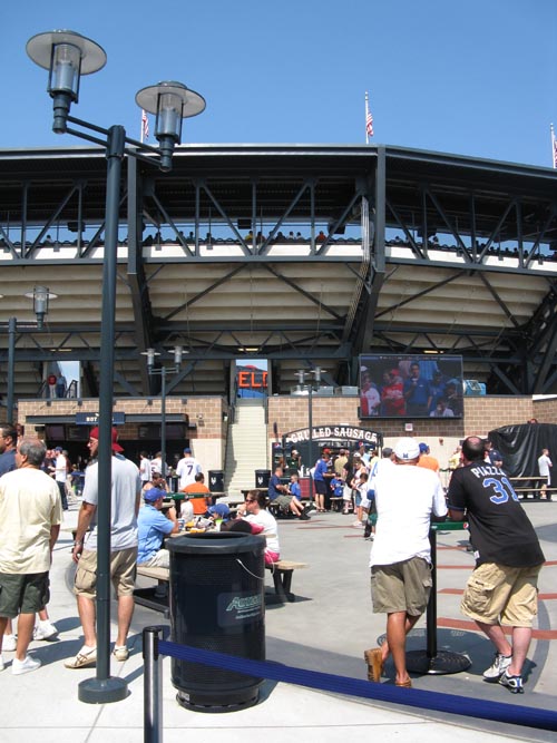 Promenade Level Outdoor Plaza, New York Mets vs. Philadelphia Phillies, Citi Field, Flushing Meadows Corona Park, Queens, August 24, 2009