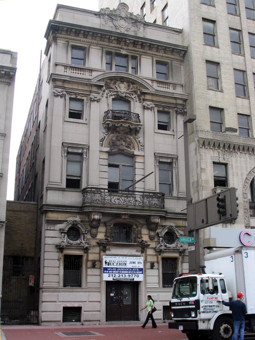 Former Jamaica Savings Bank, 161-02 Jamaica Avenue