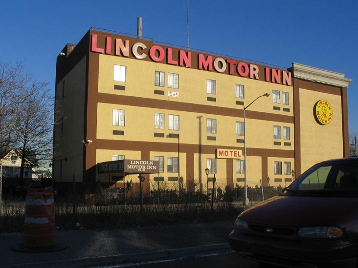 Lincoln Motor Inn, 9035 Van Wyck Expressway, Jamaica, Queens, January 27, 2006