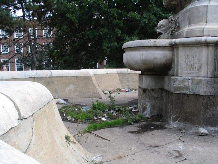 Basin, Frederick MacMonnies' Civic Virtue, Queens Boulevard and Union Turnpike, NE Corner, Kew Gardens, Queens