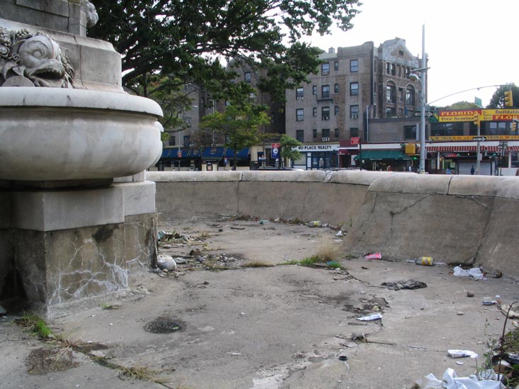 Basin, Frederick MacMonnies' Civic Virtue, Queens Boulevard and Union Turnpike, NE Corner, Kew Gardens, Queens