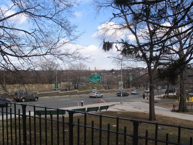 Union Turnpike From Civic Virtue, Kew Gardens, Queens, February 24, 2006