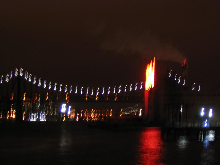 Gantry Plaza State Park, Hunters Point, Long Island City, Queens, January 26, 2004