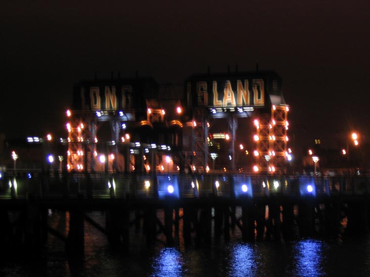 Gantry Plaza State Park, Hunters Point, Long Island City, Queens, January 26, 2004