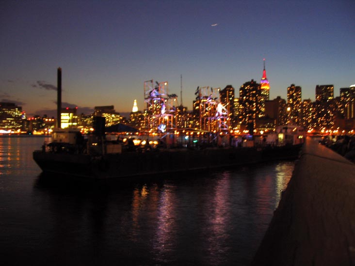 Mabou Mines' "Song for New York," Gantry Plaza State Park, Hunters Point, Long Island City, Queens, September 4, 2007